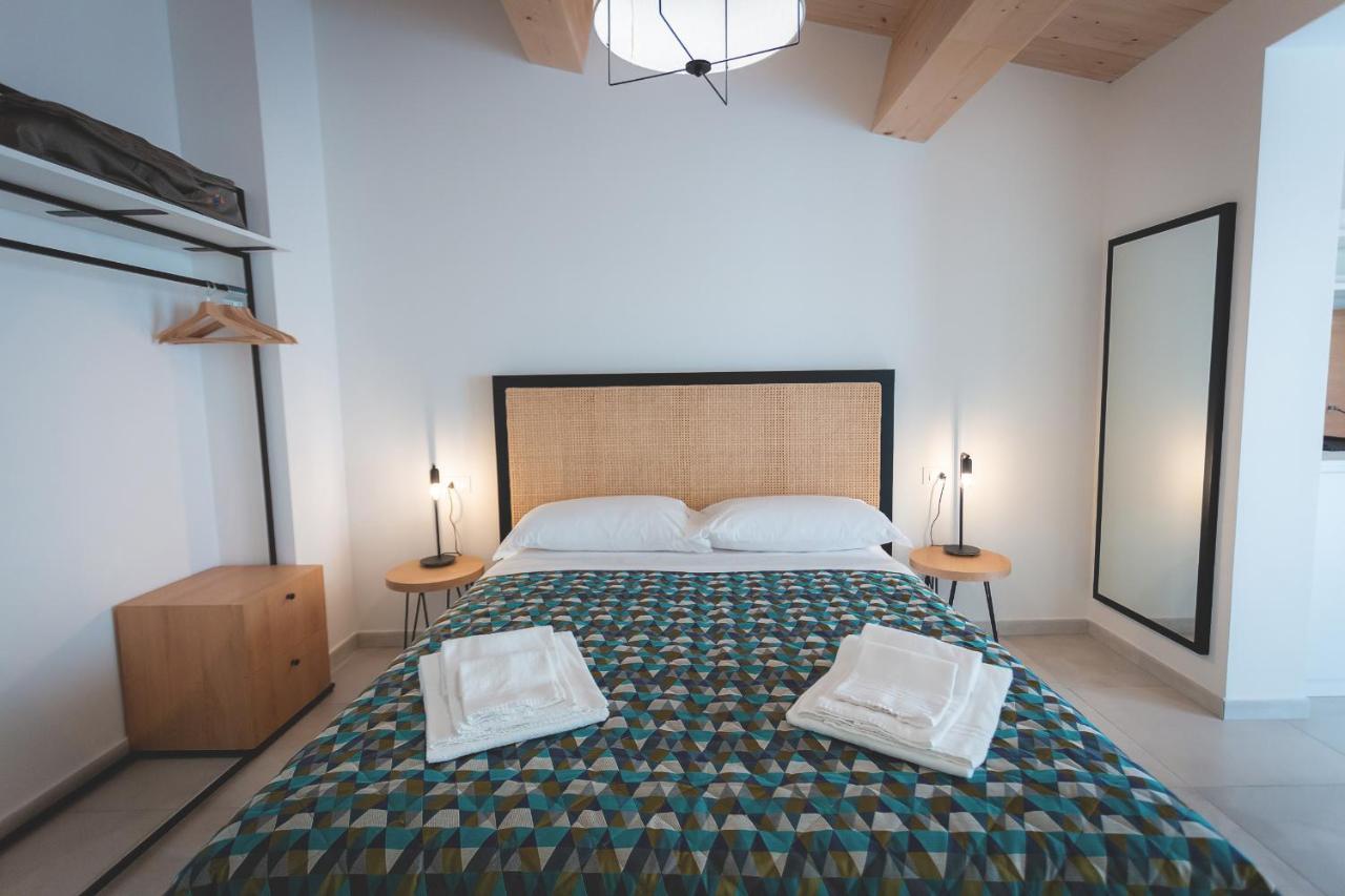 Via Siena 4 - Suites & Rooms مارينا دي سيسينا المظهر الخارجي الصورة