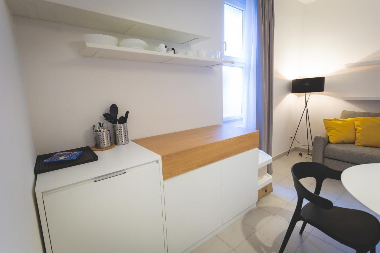 Via Siena 4 - Suites & Rooms مارينا دي سيسينا المظهر الخارجي الصورة