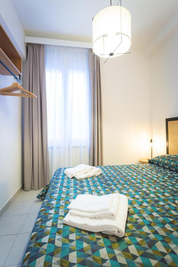 Via Siena 4 - Suites & Rooms مارينا دي سيسينا المظهر الخارجي الصورة