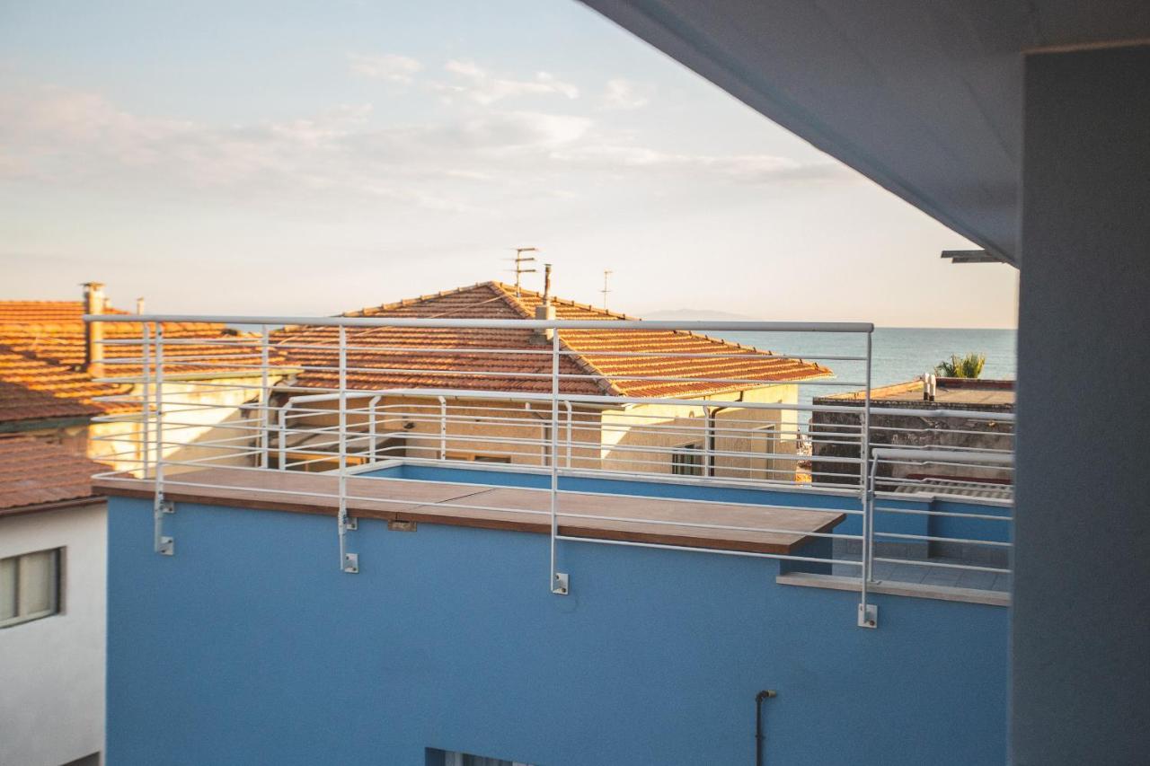 Via Siena 4 - Suites & Rooms مارينا دي سيسينا المظهر الخارجي الصورة