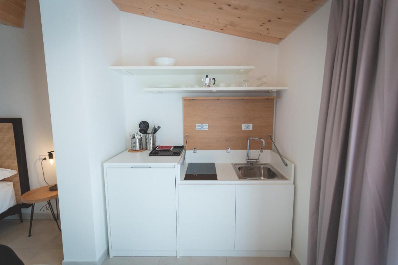 Via Siena 4 - Suites & Rooms مارينا دي سيسينا المظهر الخارجي الصورة