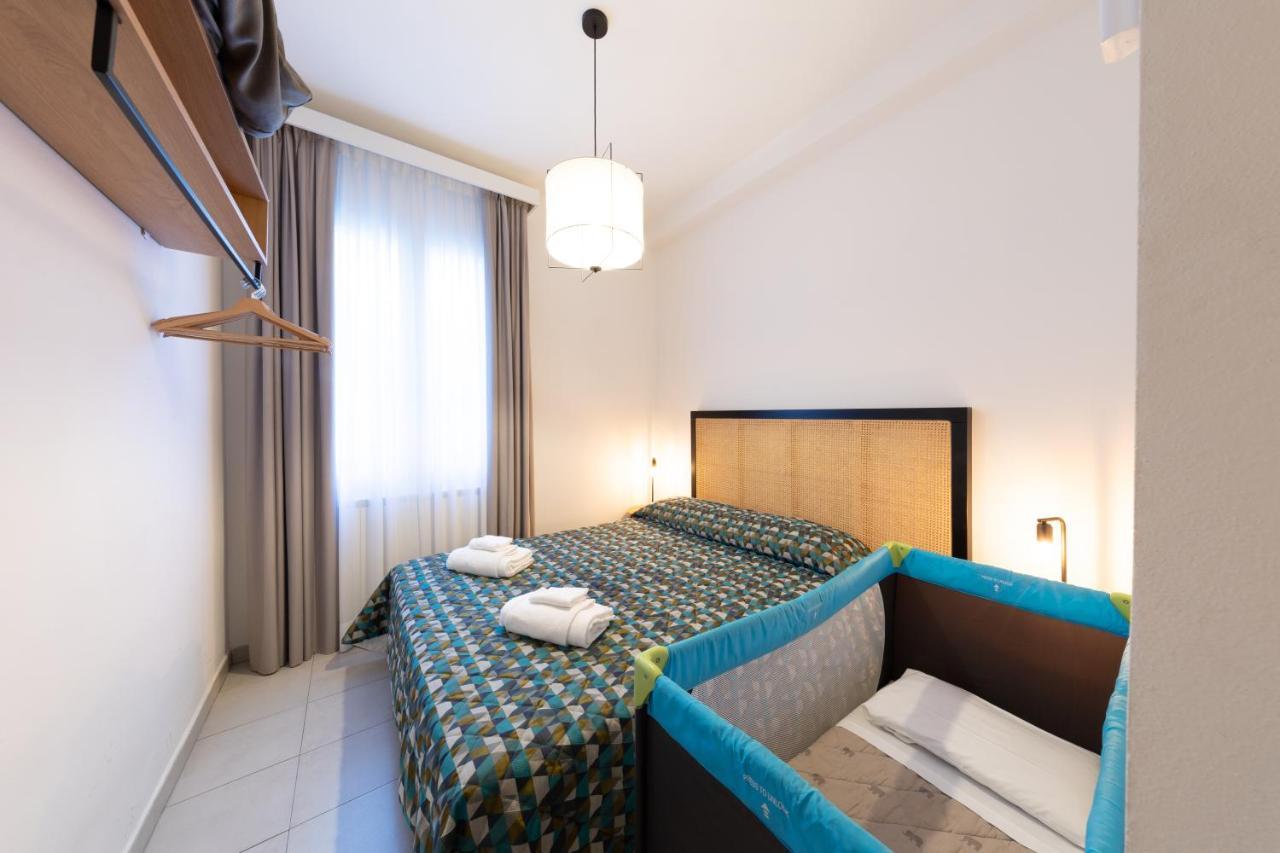 Via Siena 4 - Suites & Rooms مارينا دي سيسينا المظهر الخارجي الصورة
