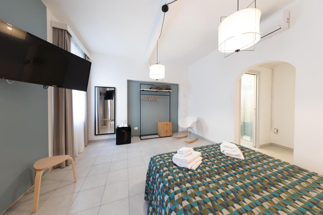 Via Siena 4 - Suites & Rooms مارينا دي سيسينا المظهر الخارجي الصورة